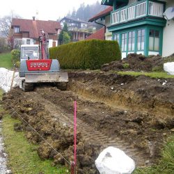 Steinschlichtungen . Steinmauer . Bagger . Befestigung (14)